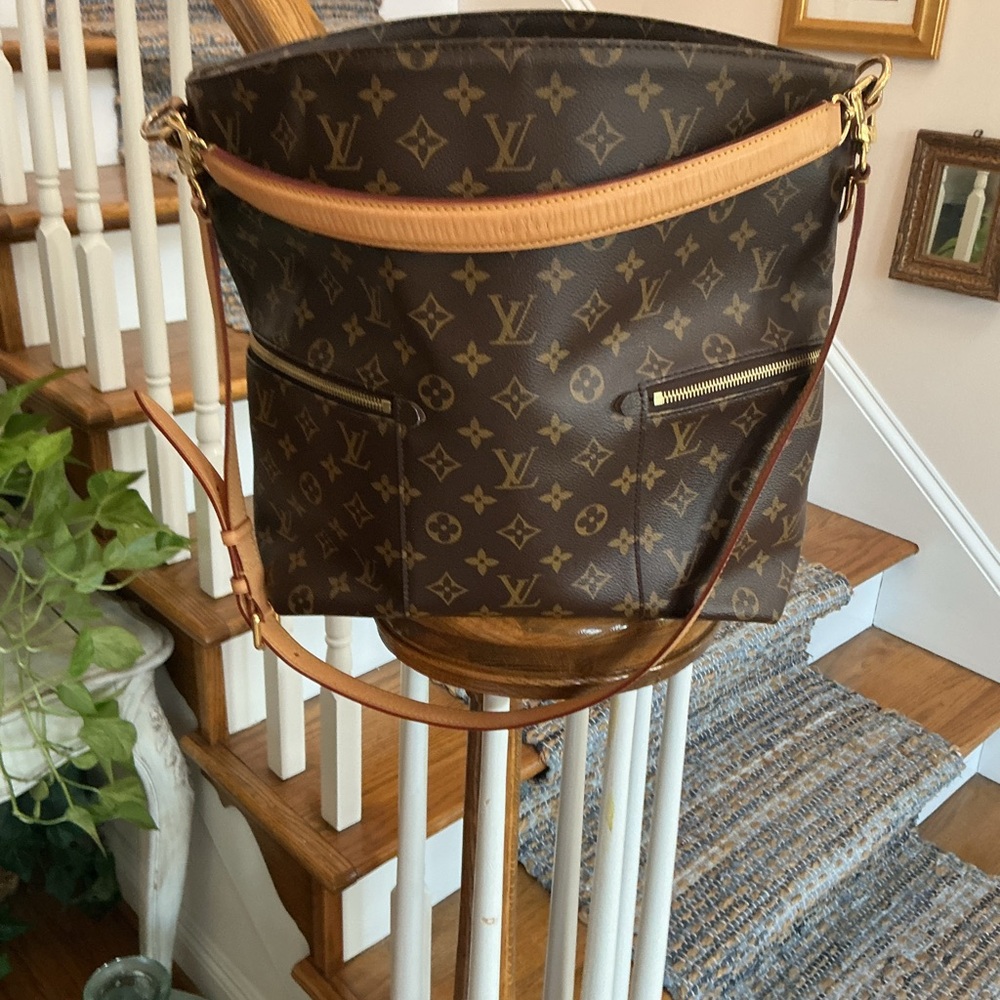 Louis Vuitton Classic Melie monogram